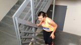Do 27. patra po 520 schodech: V Praze se konal běžecký závod Run Up