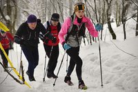 Borci vybíhají nonstop Lysou Horu: Vítěz se bude muset porvat se 160 kilometry ve dvou metrech sněhu
