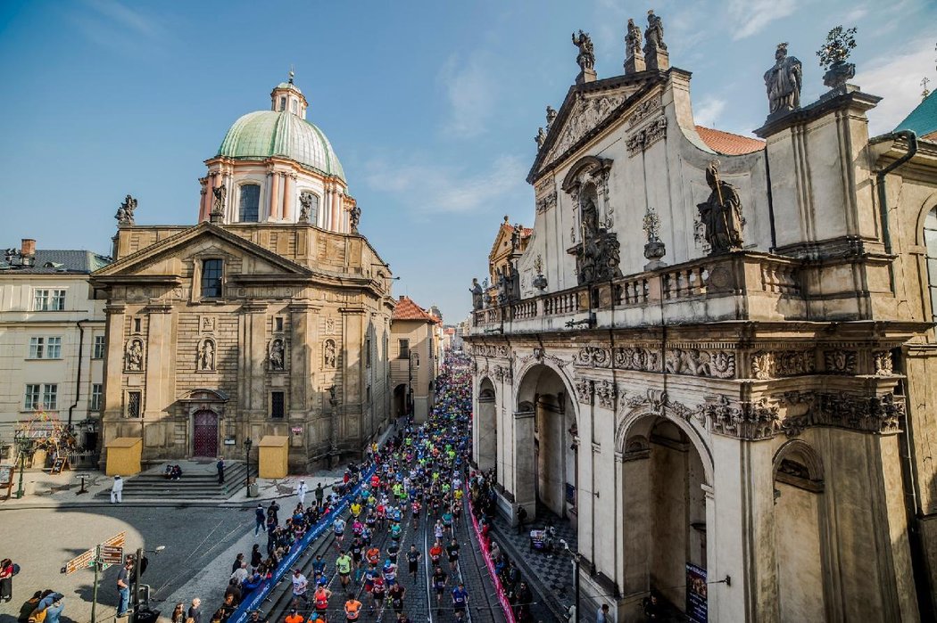 Jeden z nejoblíbenějších závodů světa a největších závodů v České republice RunCzech otvírá registrace k pražskému půlmaratonu, klasickému Volkswagen Maratonu s dm rodinným během, Birell Grand Prix a k Pražské štafetě.