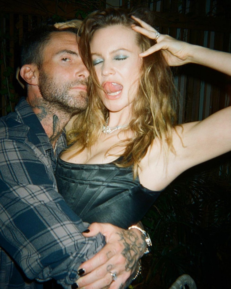 Modelka Behati Prinsloo a Adam Levine