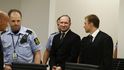 Během čtení rozsudku se Breivik usmíval (Zdroj: profimedia.cz)