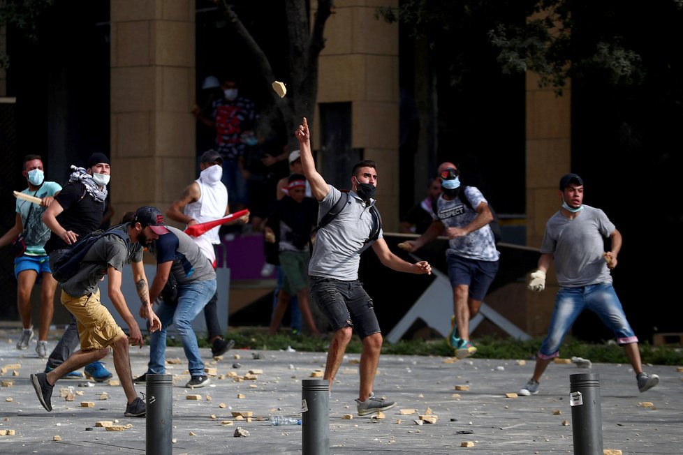 Demonstrace v Bejrútu, (8.08.2020).