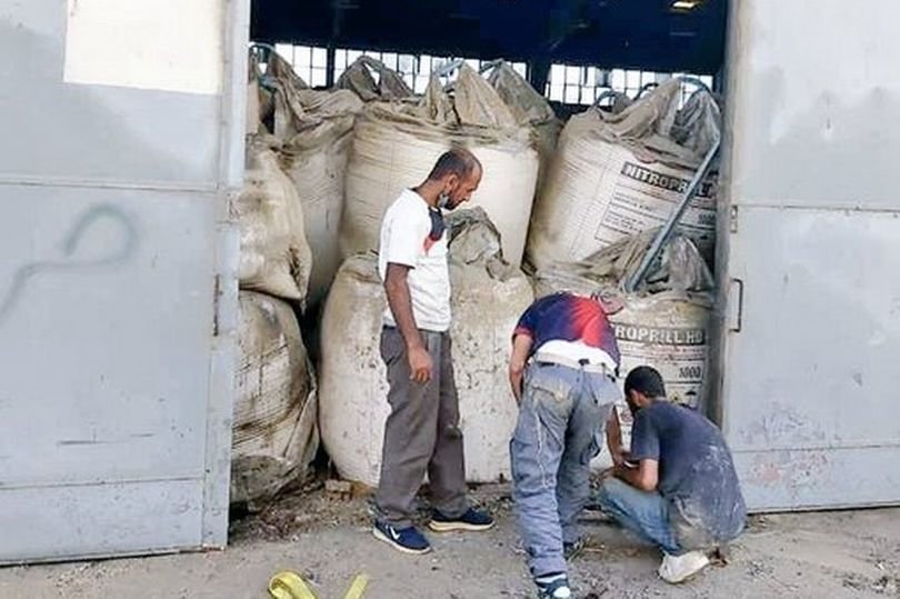 Takto prý skladovali dusičnan amonný v bejrútském skladišti 12, které se nacházelo v přístavu.