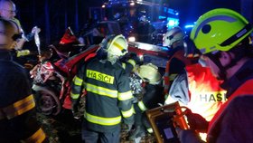 Nehoda u Bělče na Kladensku si vyžádala dva mrtvé a tři zraněné.