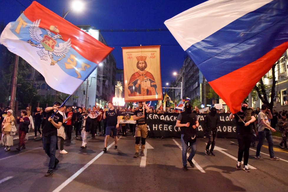 Válka na Ukrajině: Podpůrná demonstrace v Bělehradu na podporu Putina (15.4.2022)
