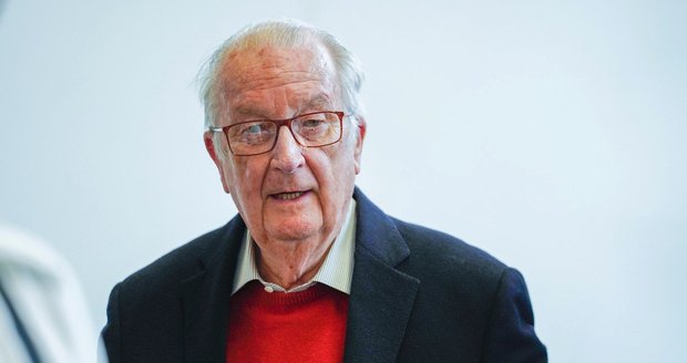 Bývalý belgický král Albert II. u voleb do evropského parlamentu