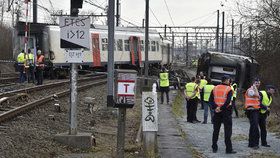 V Belgii vykolejil vlak, jeden člověk zemřel, přes 20 lidí se zranilo.