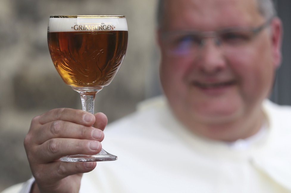 Belgičtí mniši vzkřísili středověké pivo. Recepturu našli v knize ze 12. století.