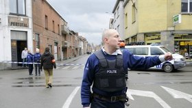 Policie organizuje provoz nedaleko belgické školky, kde se šílený masakr odehrál