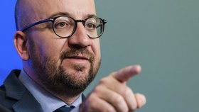 Belgický premiér Charles Michel na tiskové konferenci (6. 4. 2016)