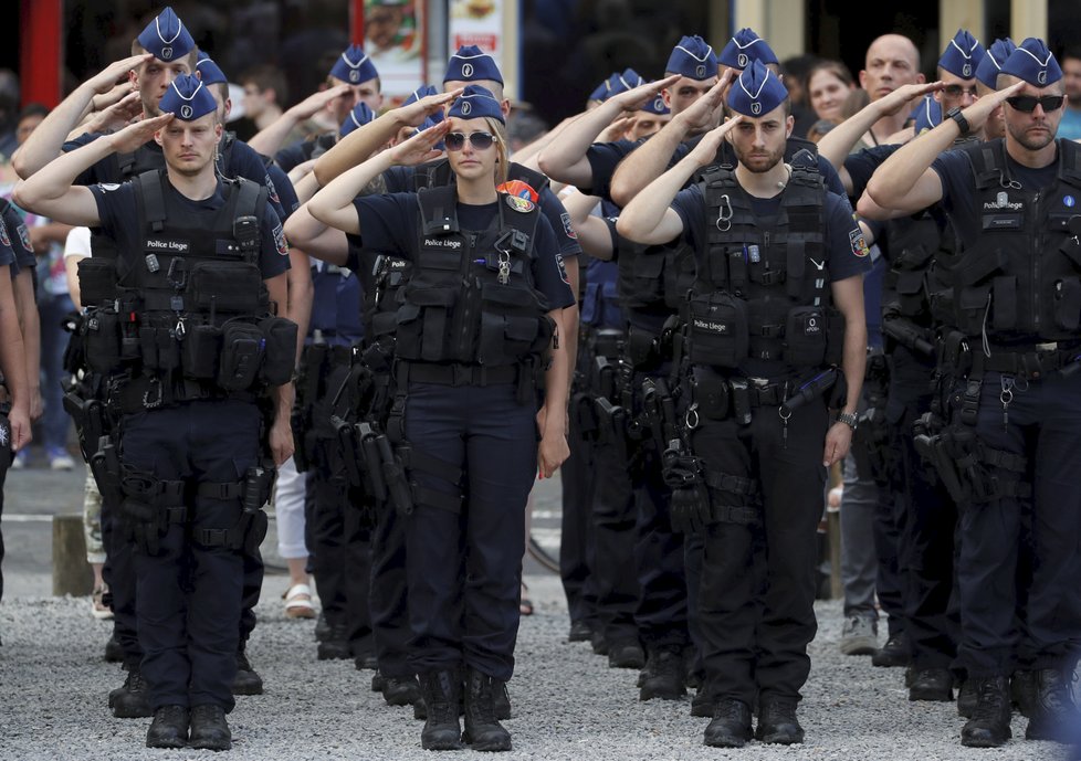 V Lutychu drželi policisté i místní obyvatelé minutu ticha za oběti teroristického útoku.