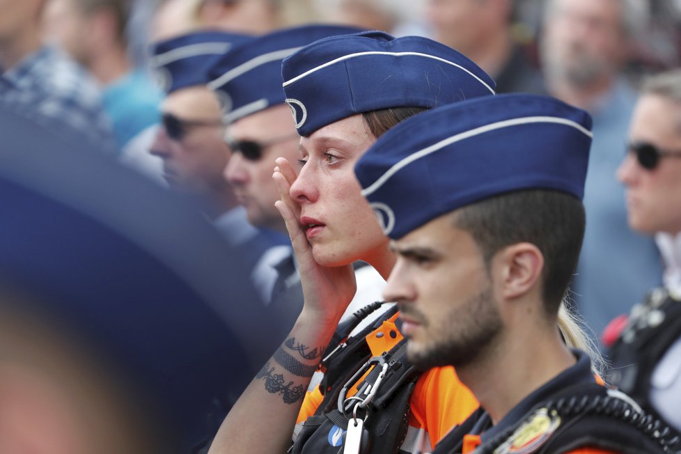 V Lutychu drželi policisté i místní obyvatelé minutu ticha za oběti teroristického útoku.