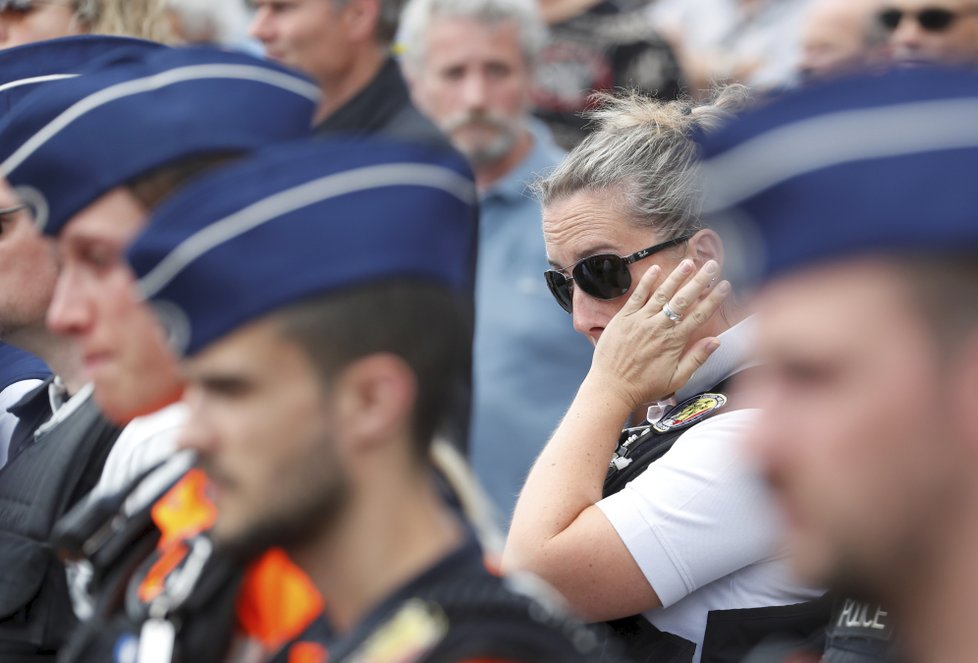 V Lutychu drželi policisté i místní obyvatelé minutu ticha za oběti teroristického útoku.