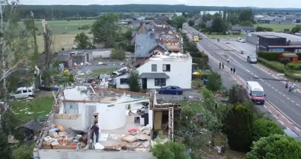 „Bylo to apokalyptické.“ Tornádo se prohnalo Belgií, ničilo budovy a zranilo 17 lidí