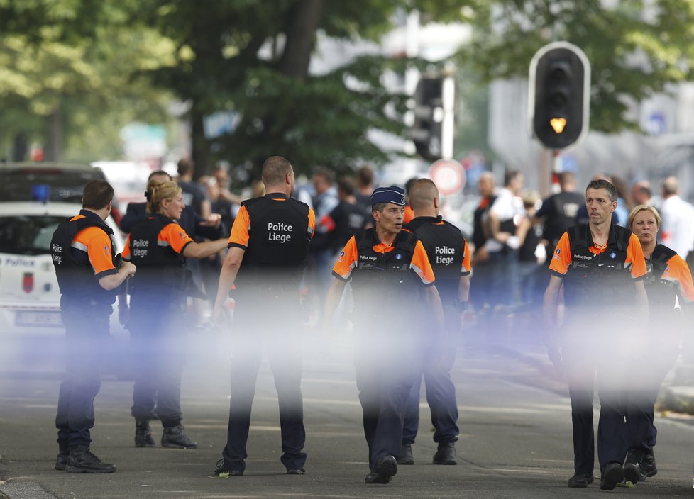 Ozbrojený muž v belgickém Lutychu zastřelil dva policisty a kolemjdoucího.