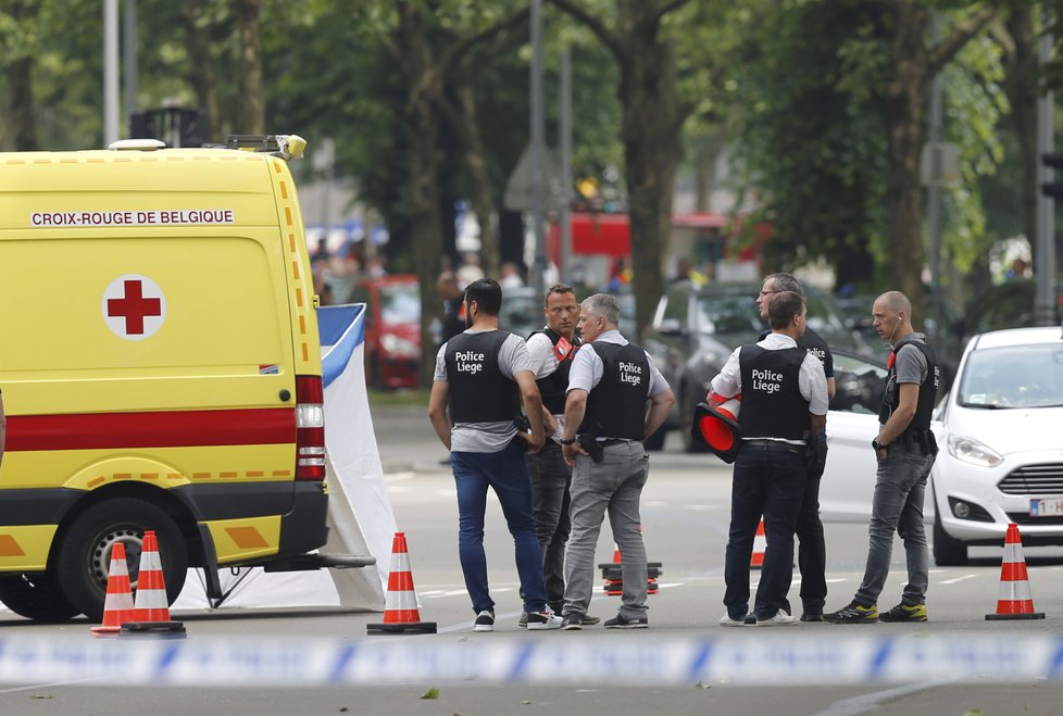 Ozbrojený muž v belgickém Lutychu zastřelil dva policisty a kolemjdoucího.