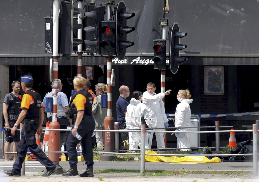 Ozbrojený muž v belgickém Lutychu zastřelil dva policisty a kolemjdoucího.