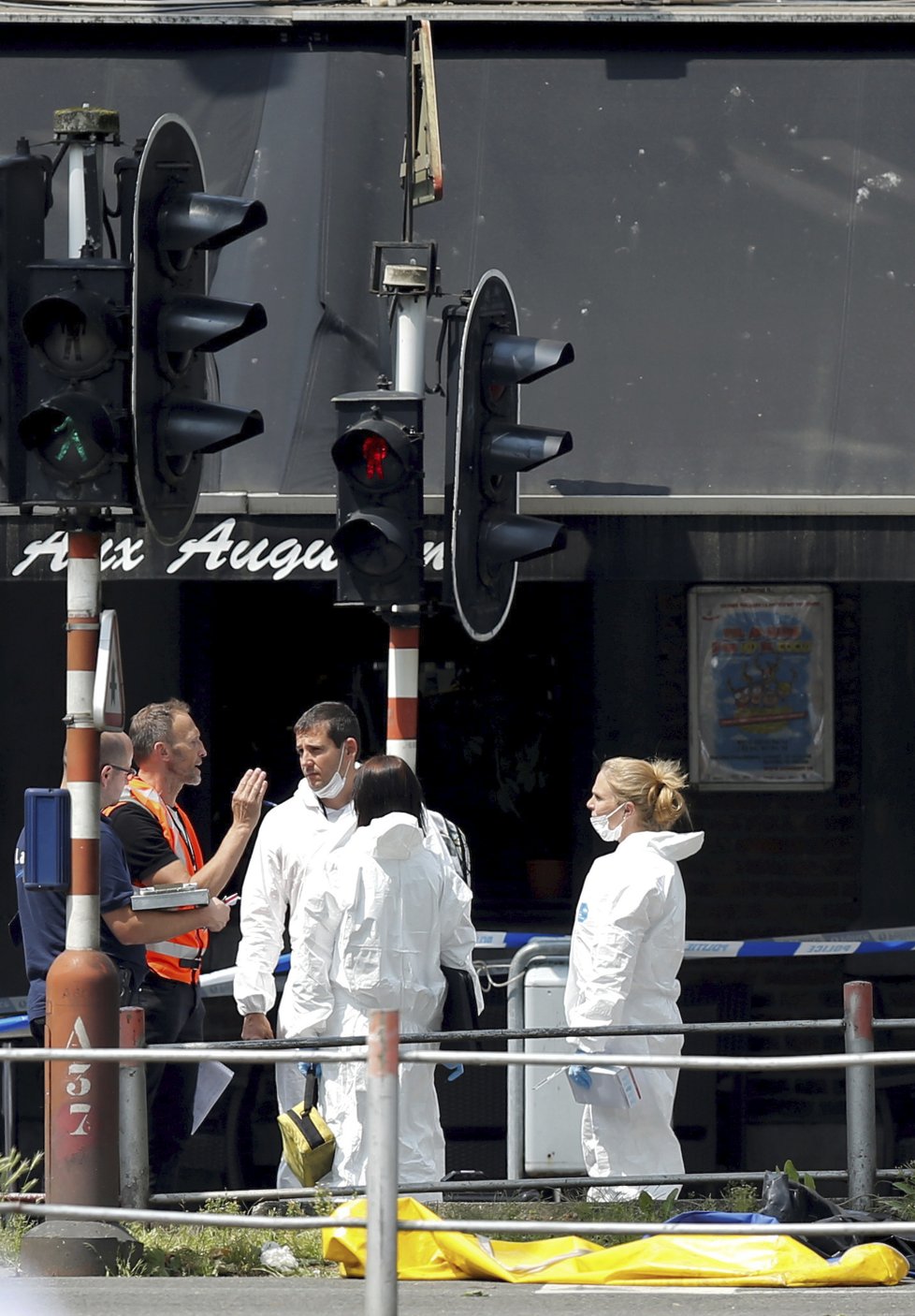 Ozbrojený muž v belgickém Lutychu zastřelil dva policisty a kolemjdoucího.