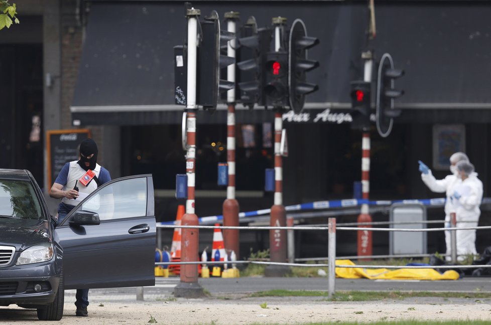 Ozbrojený muž v belgickém Lutychu zastřelil dva policisty a kolemjdoucího.