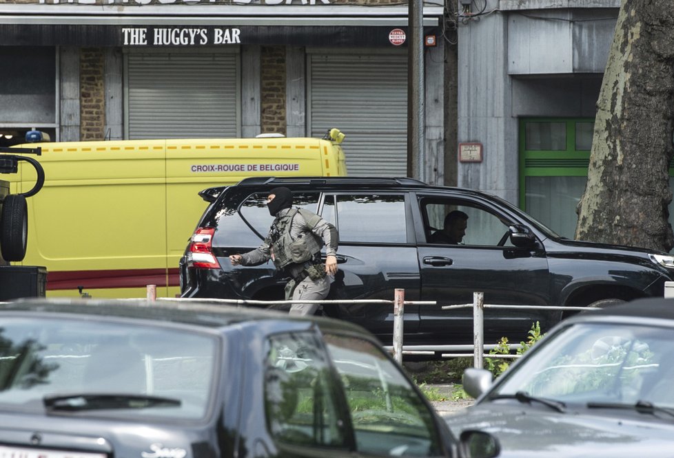 Ozbrojený muž v belgickém Lutychu zastřelil dva policisty a kolemjdoucího.