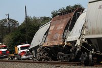 V Belgii havaroval vlak s nebezpečnými chemikáliemi: Zemřeli dva lidé a 14 utrpělo zranění