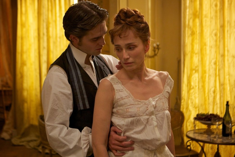 S Pattinsonem se objevila ve filmu i Kristin Scott-Thomas.