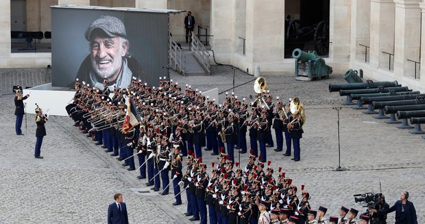 Státní Pohřeb Jean-Paul Belmonda: Francouzský prezident Emanuel Macron