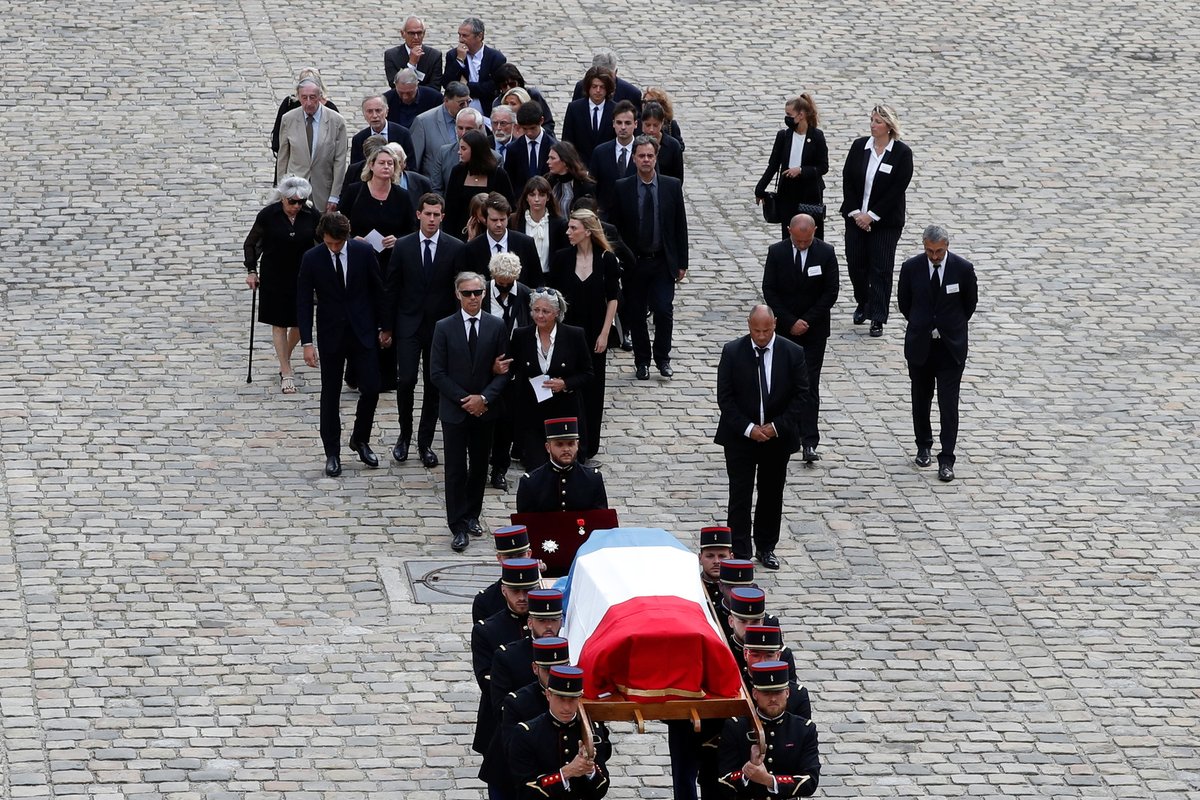 Státní pohřeb Jean Paul Belmonda: Rodina jde za rakví.