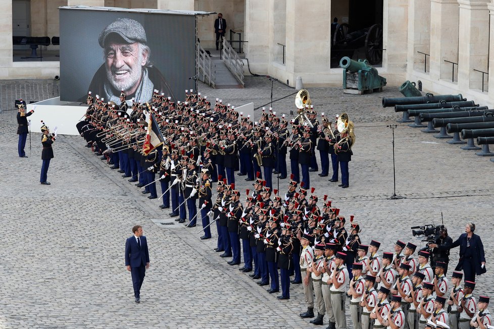 Státní pohřeb Jeana-Paula Belmonda: Francouzský prezident Emanuel Macron