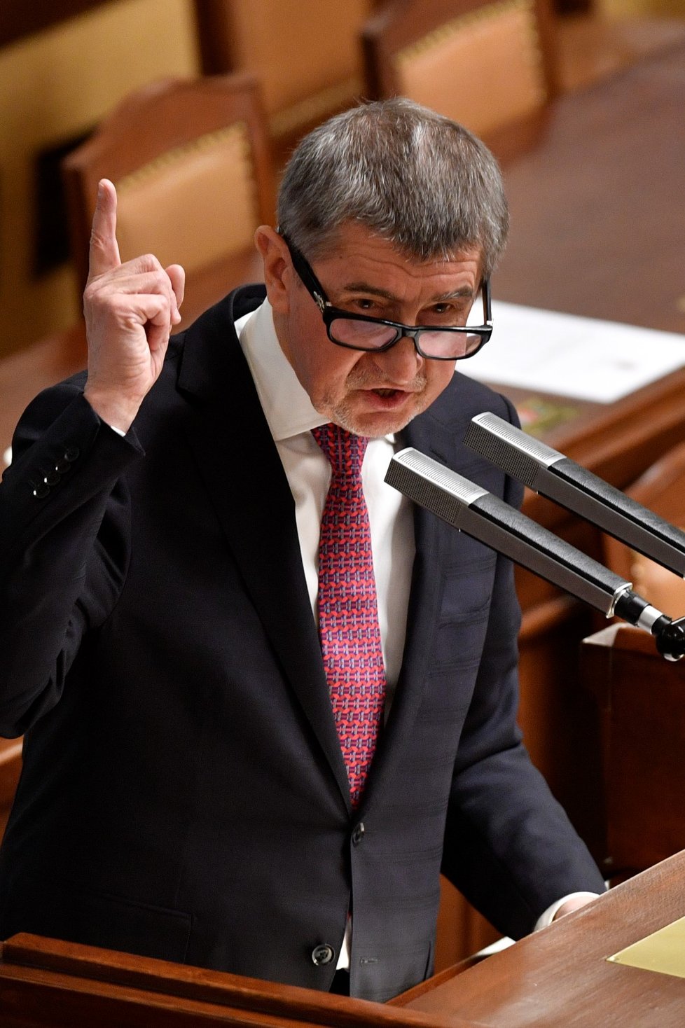 Premiér v demisi a šéf hnutí ANO Andrej Babiš se v Poslanecké sněmovně přirovnal k robotovi.