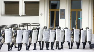 Bělorusko pod tlakem. Ministři EU chtějí potrestat osoby zodpovědné za násilí proti demonstrantům