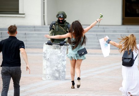 Masivní protesty v běloruském Minsku kvůli výsledkům voleb a sčítání hlasů (14. 8. 2020)