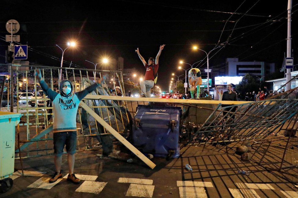 V Bělorusku pokračují protivládní demonstrace (11. 8. 2020).