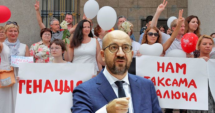 "Jsme na vaší straně," vzkázal Michel demonstrantům v Bělorusku