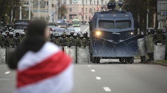 Běloruská policie tvrdě zasáhla proti demonstrantům v Minsku
