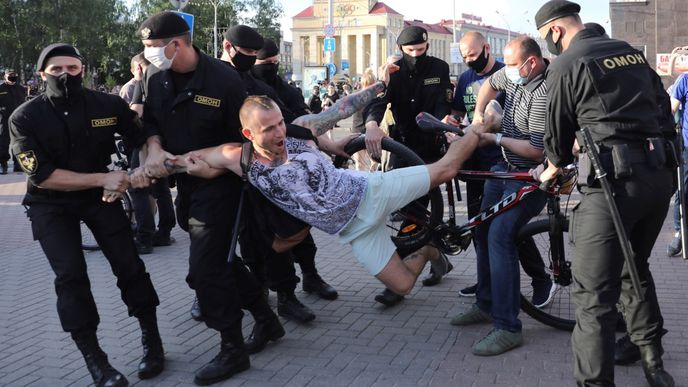 Záběry z protestů na podporu běloruské opozice