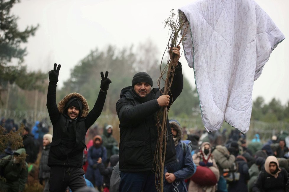 Migranti na hranici mezi Polskem a Běloruskem