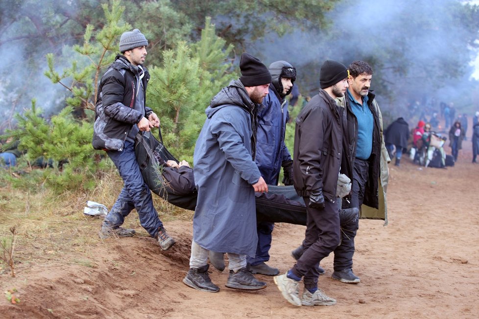 Migranti na hranici mezi Polskem a Běloruskem