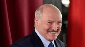 Běloruské volby vyhrál Lukašenko. Dle předběžných zpráv získal přes 80 % hlasů. Lidé výsledkům nevěří