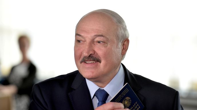 Volby v Bělorusku: Lukašenko u volební urny