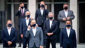 "Rodinné foto" ministrů zahraničí EU z neformální schůze v Berlínu, (28.08.2020).
