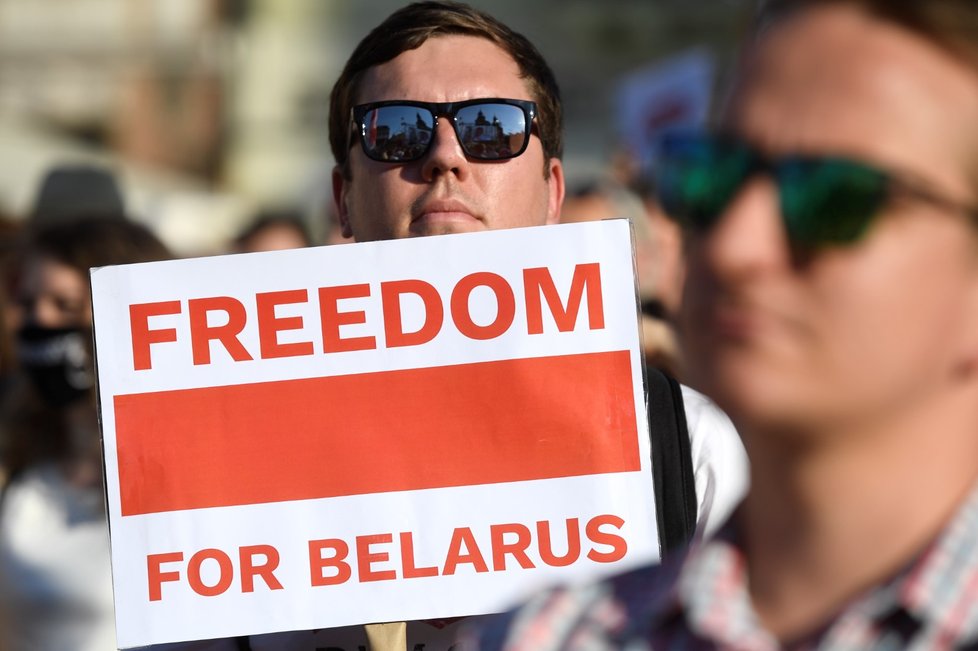 Demonstrace k vyjádření solidarity s protesty v běloruských městech se konala 16. srpna 2020 na Staroměstském náměstí v Praze.