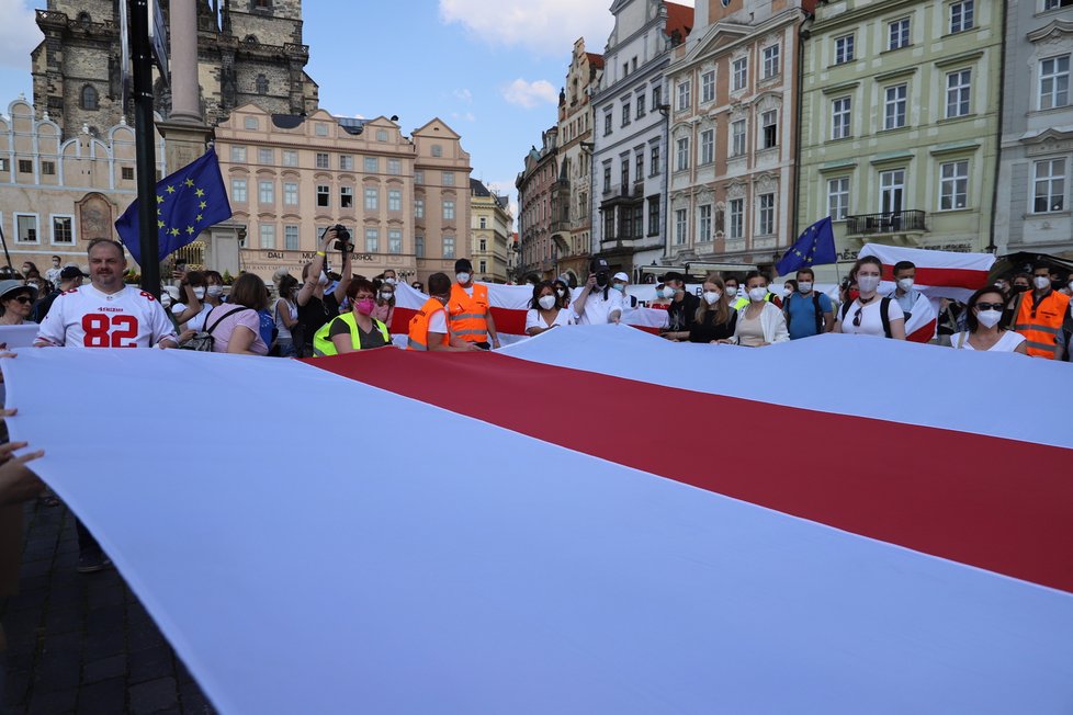 Vůdkyně běloruské opozice Svjatlana Cichanouská na návštěvě v Praze. Na Staroměstském náměstí se při té příležitosti konal protest Společně za Bělorusko. (7. červen 2021)