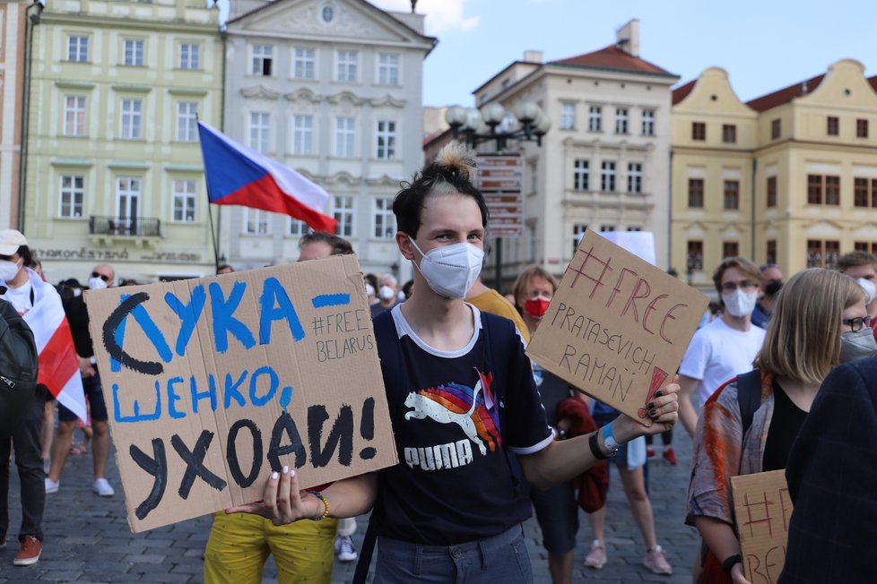 Vůdkyně běloruské opozice Svjatlana Cichanouská na návštěvě v Praze. Na Staroměstském náměstí se při té příležitosti konal protest Společně za Bělorusko. (7. červen 2021)