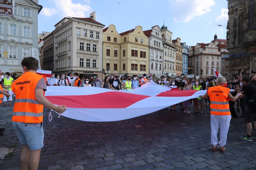 Vůdkyně běloruské opozice Svjatlana Cichanouská na návštěvě v Praze. Na Staroměstském náměstí se při té příležitosti konal protest Společně za Bělorusko. (7. červen 2021)