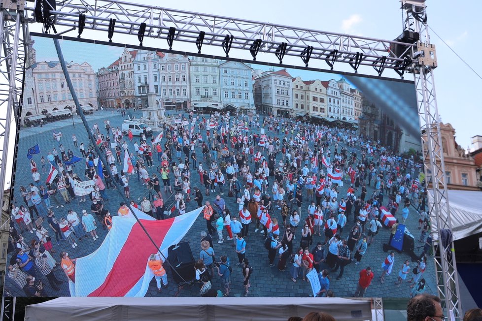 Vůdkyně běloruské opozice Svjatlana Cichanouská na návštěvě v Praze. Na Staroměstském náměstí se při té příležitosti konal protest Společně za Bělorusko. (7. červen 2021)