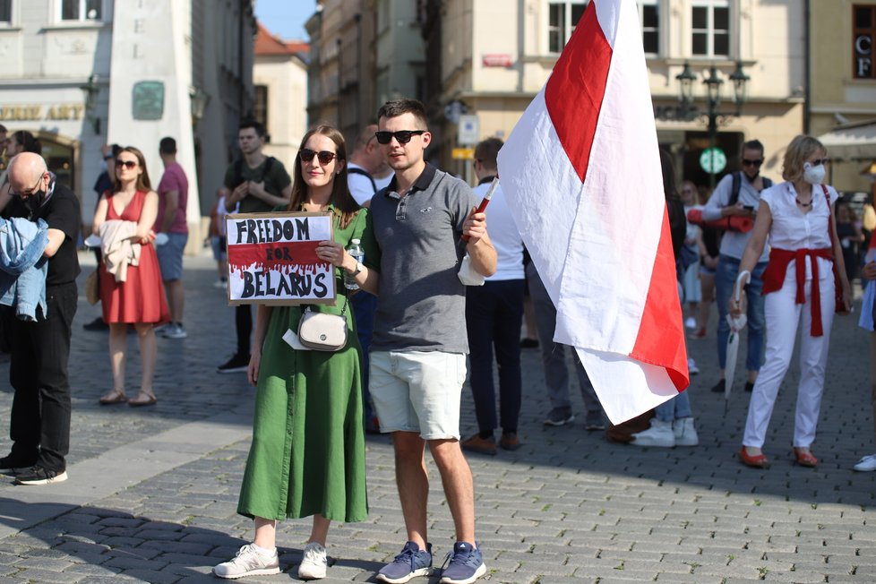 Vůdkyně běloruské opozice Svjatlana Cichanouská na návštěvě v Praze. Na Staroměstském náměstí se při té příležitosti konal protest Společně za Bělorusko. (7. červen 2021).