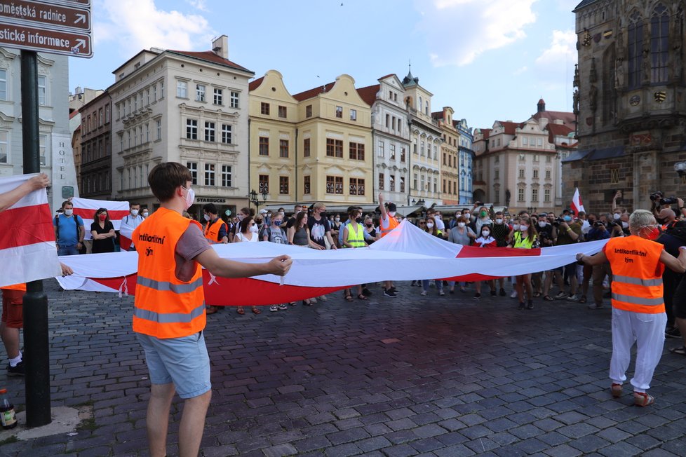 Vůdkyně běloruské opozice Svjatlana Cichanouská na návštěvě v Praze. Na Staroměstském náměstí se při té příležitosti konal protest Společně za Bělorusko. (7. červen 2021)