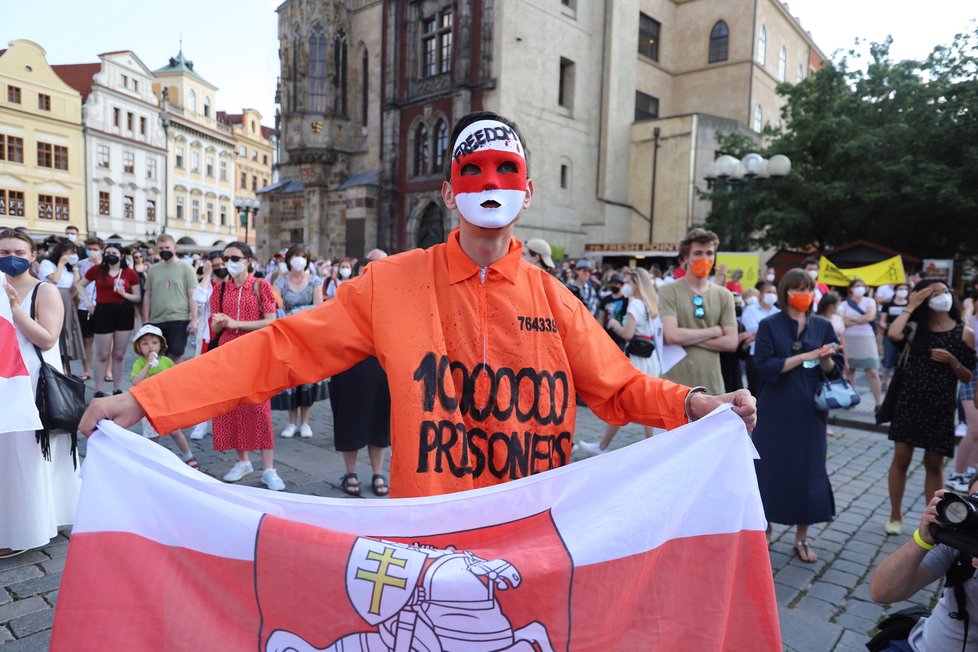 Vůdkyně běloruské opozice Svjatlana Cichanouská na návštěvě v Praze. Na Staroměstském náměstí se při té příležitosti konal protest Společně za Bělorusko. (7. červen 2021)