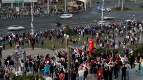 Bělorusko se otřásá pod silou celonárodních protestů. Důvodem je falšování výsledků nedělních voleb (13.8.2020)